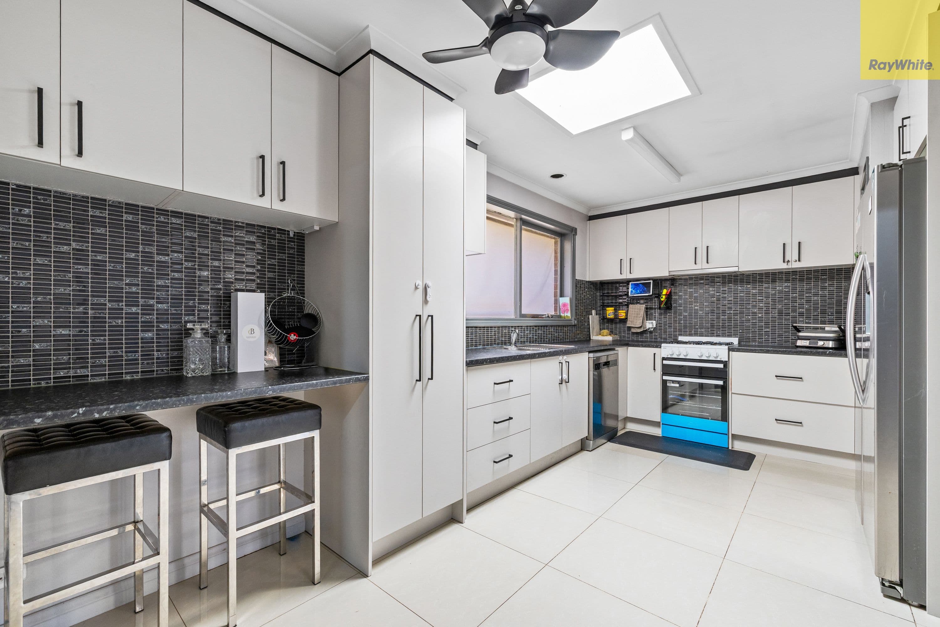 38 Riddle Drive, Melton VIC 3337, Melton - Thumbnail 3