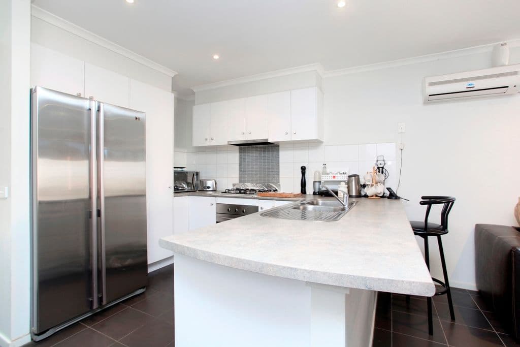 15 Melzak Way, BERWICK VIC 3806, Berwick - Thumbnail 2