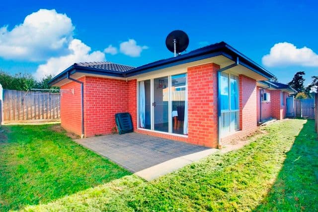 15 Melzak Way, BERWICK VIC 3806, Berwick - Thumbnail 4