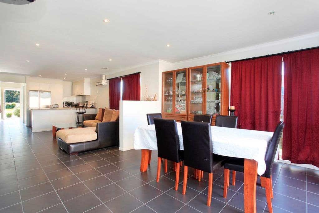 15 Melzak Way, BERWICK VIC 3806, Berwick - Thumbnail 6