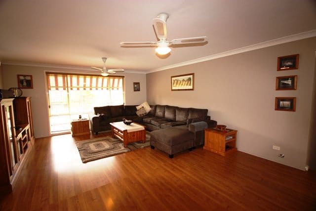 7 Cassinia Place, MOUNT ANNAN NSW 2567, Mount Annan - Thumbnail 6