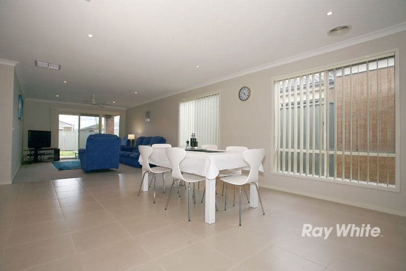 6 Maddock Drive, CRANBOURNE VIC 3977, Cranbourne East - Thumbnail 8