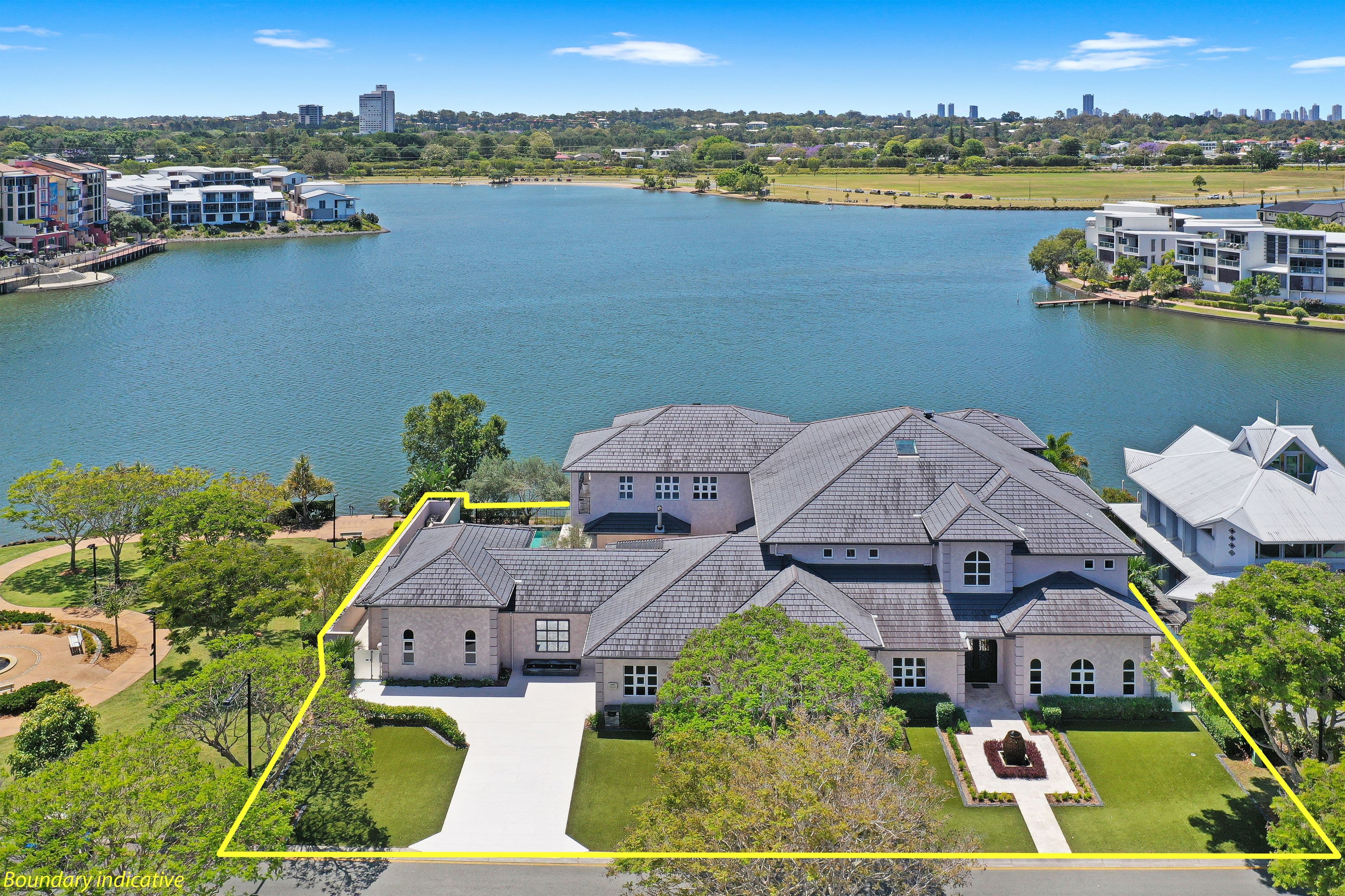 5001 Emerald Island Drive, Carrara QLD 4211, Carrara - Thumbnail 4