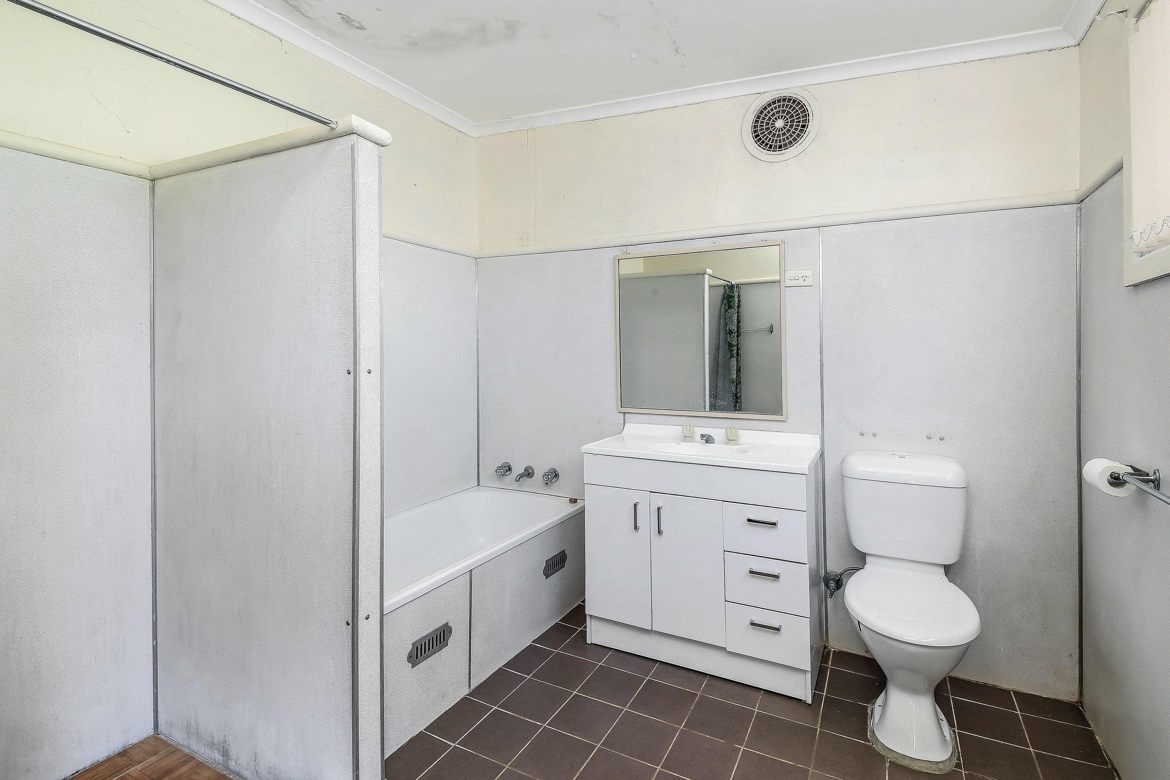 9 Tomki Street, Carramar NSW 2163, Carramar - Thumbnail 5