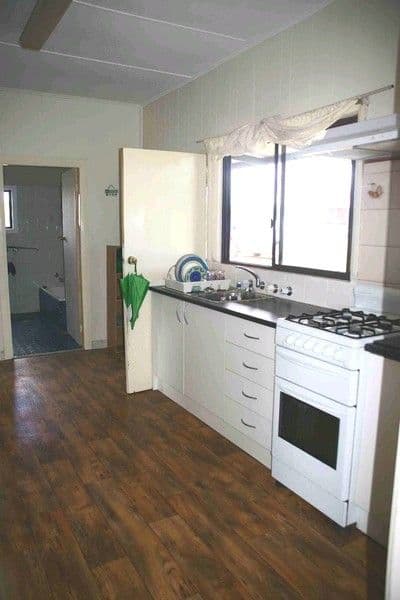 24 Brewarinna Street, RENMARK SA 5341, Renmark North - Thumbnail 2