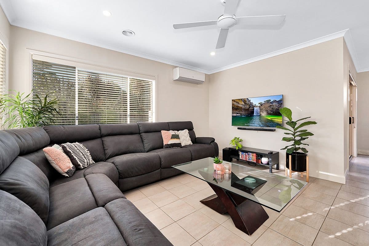 8 Gorham Street, Pakenham VIC 3810, Pakenham - Thumbnail 5
