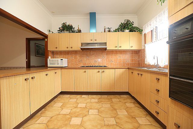 3 Chertsey Avenue, BANKSTOWN NSW 2200, Bankstown - Thumbnail 2
