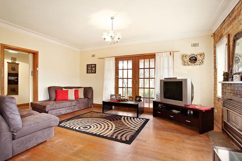90 Mountview Road, LALOR VIC 3075, Lalor - Thumbnail 2