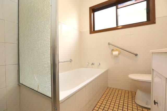 80 Hillcrest Avenue, GREENACRE NSW 2190, Greenacre - Thumbnail 8