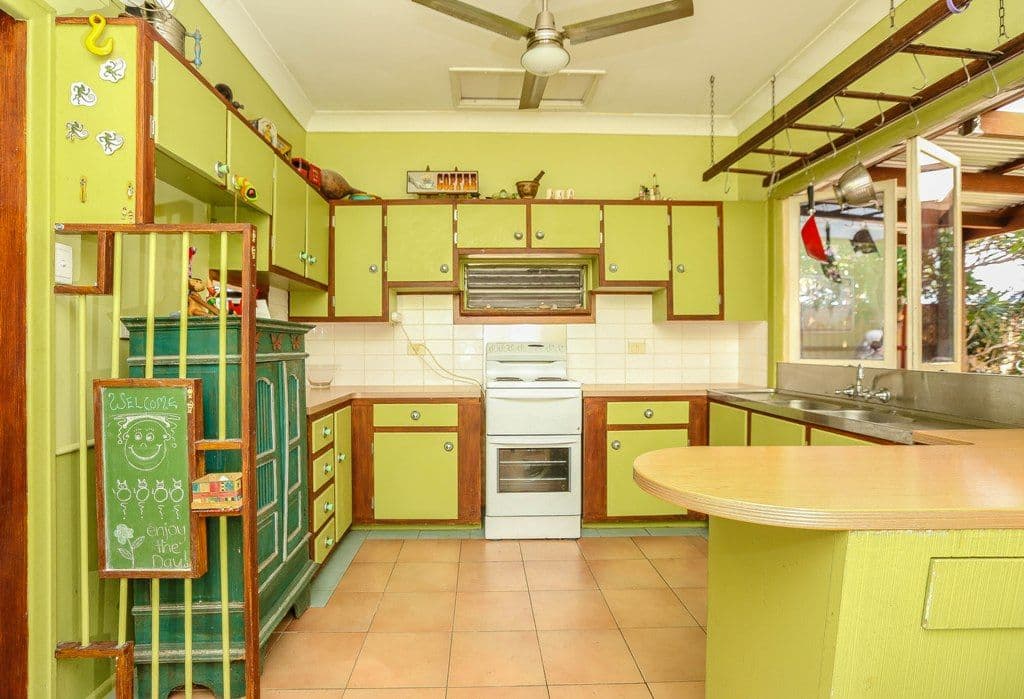 2 Brooke Avenue, SOUTHPORT QLD 4215, Southport - Thumbnail 2