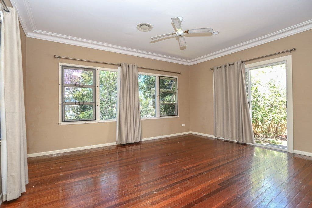 2 Brooke Avenue, SOUTHPORT QLD 4215, Southport - Thumbnail 4