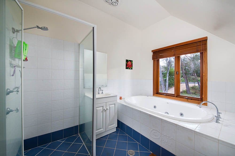 12 Days Crescent, Blackheath - Thumbnail 7