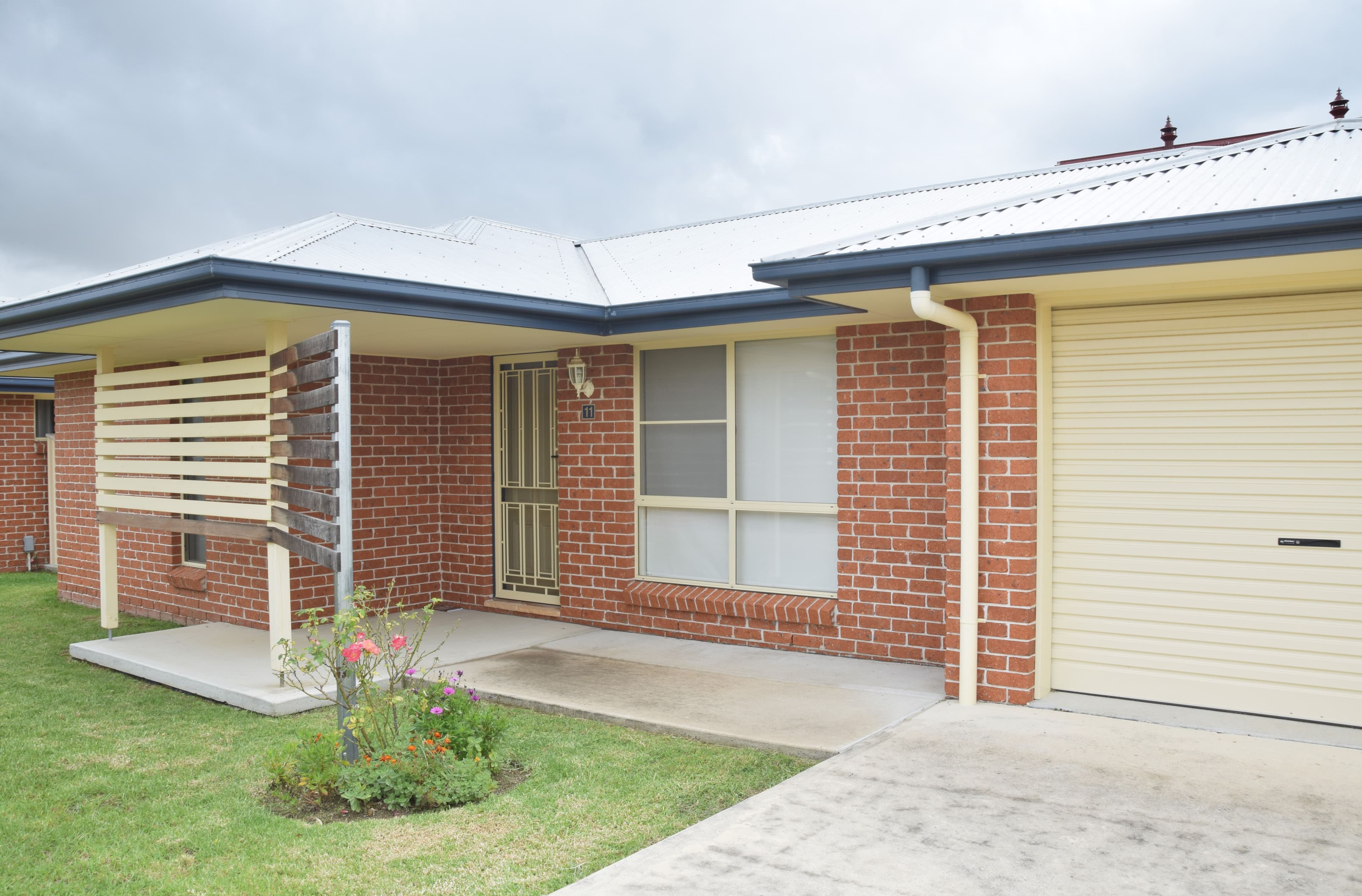 Unit 11 65 - 67 Scott, Tenterfield NSW 2372, Tenterfield - Thumbnail 2