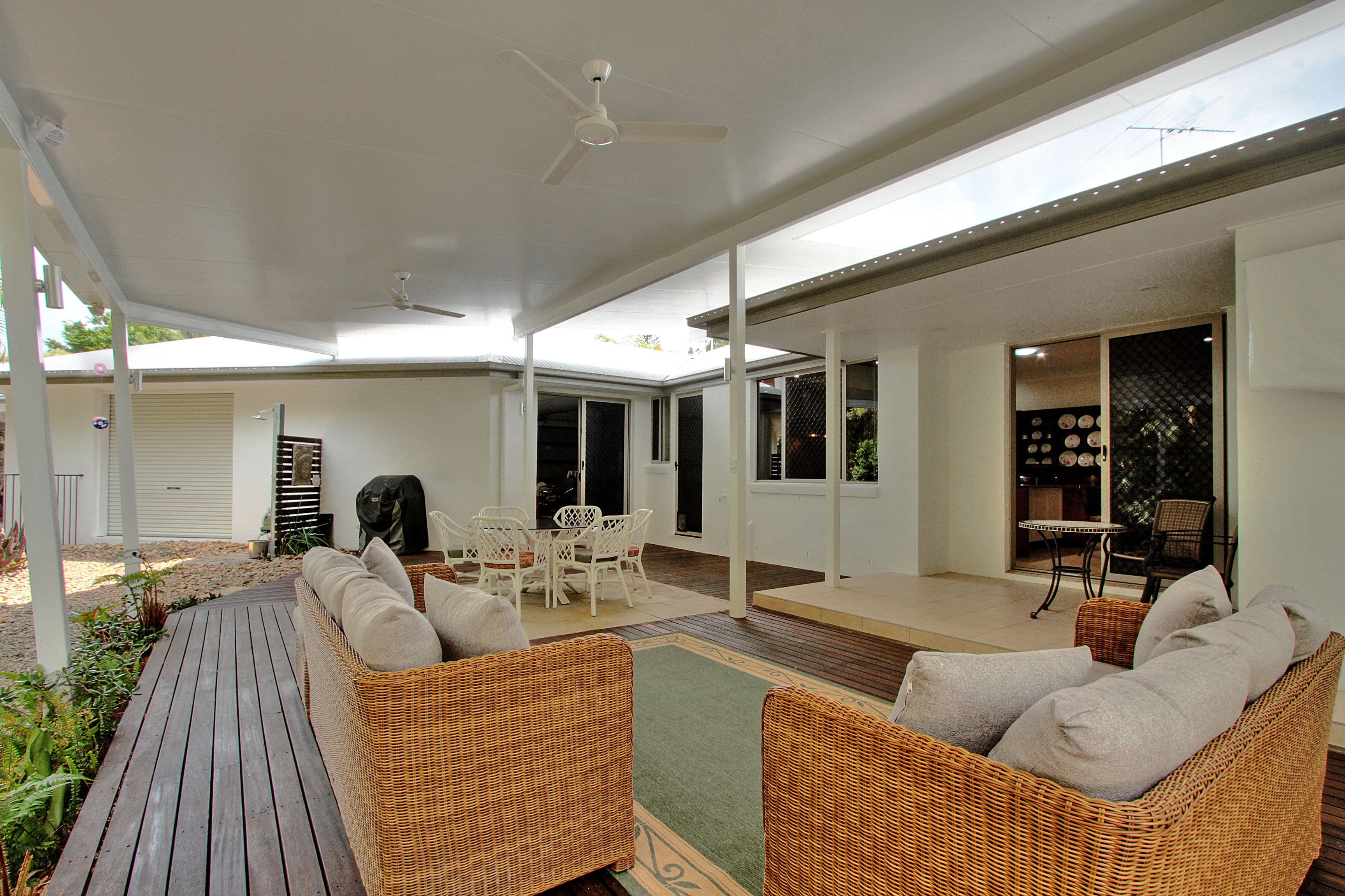98 Dennis Road, Springwood QLD 4127, Springwood - Thumbnail 3