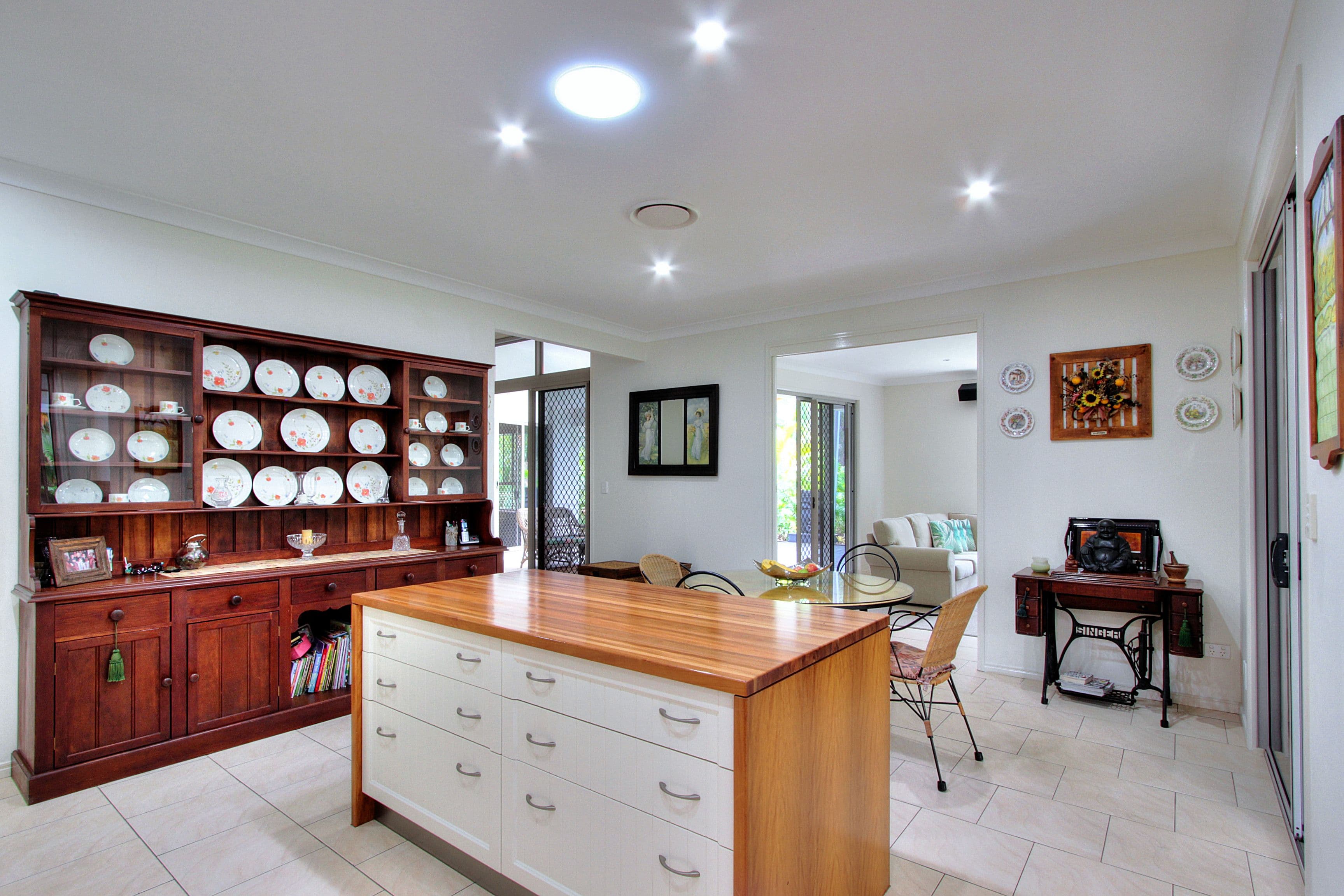 98 Dennis Road, Springwood QLD 4127, Springwood - Thumbnail 5