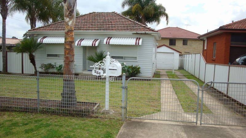 256 Brenan Street, SMITHFIELD NSW 2164, Smithfield - Image 1