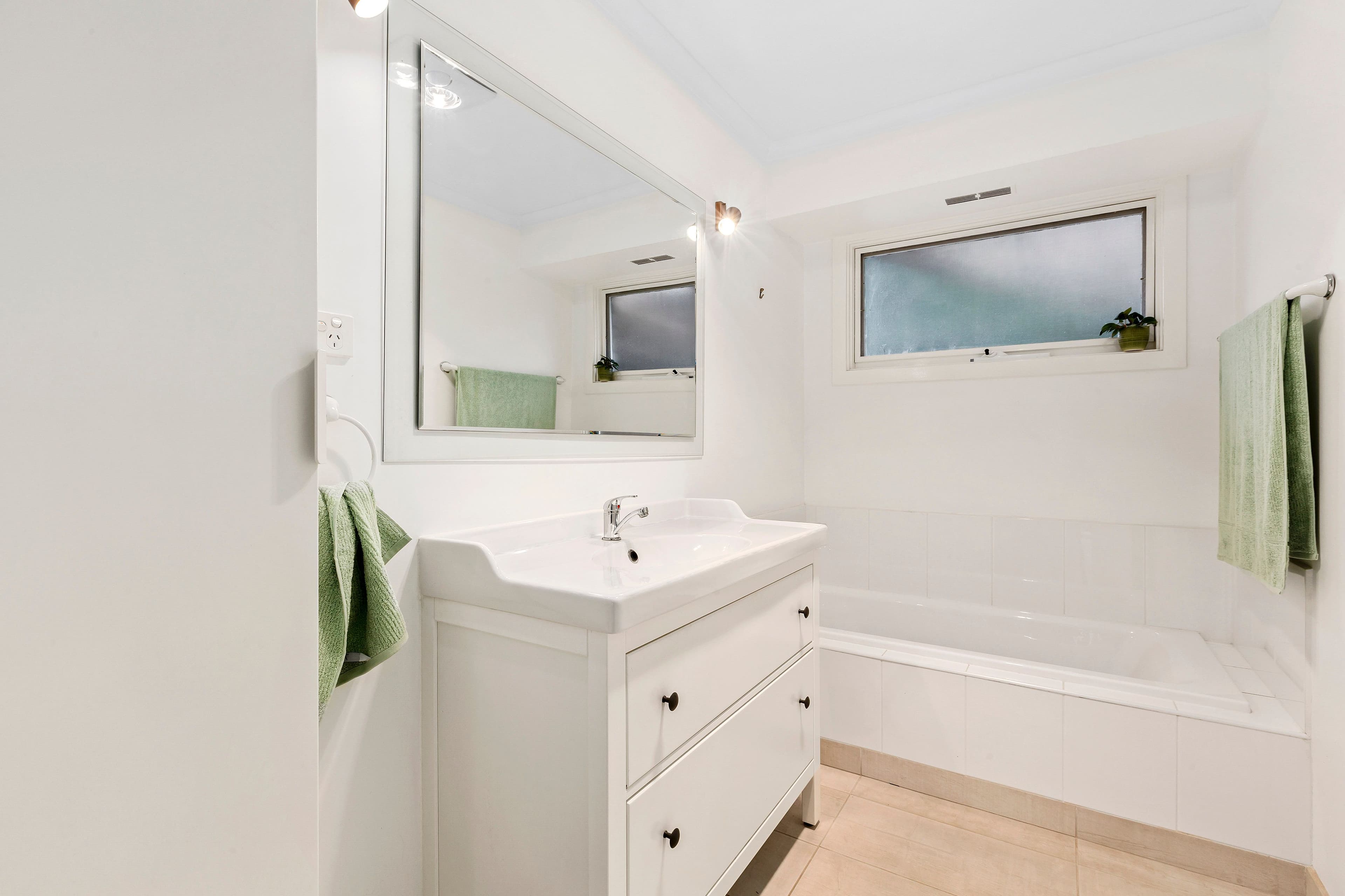 11 Simpson Avenue, Sunbury VIC 3429, Sunbury - Thumbnail 6