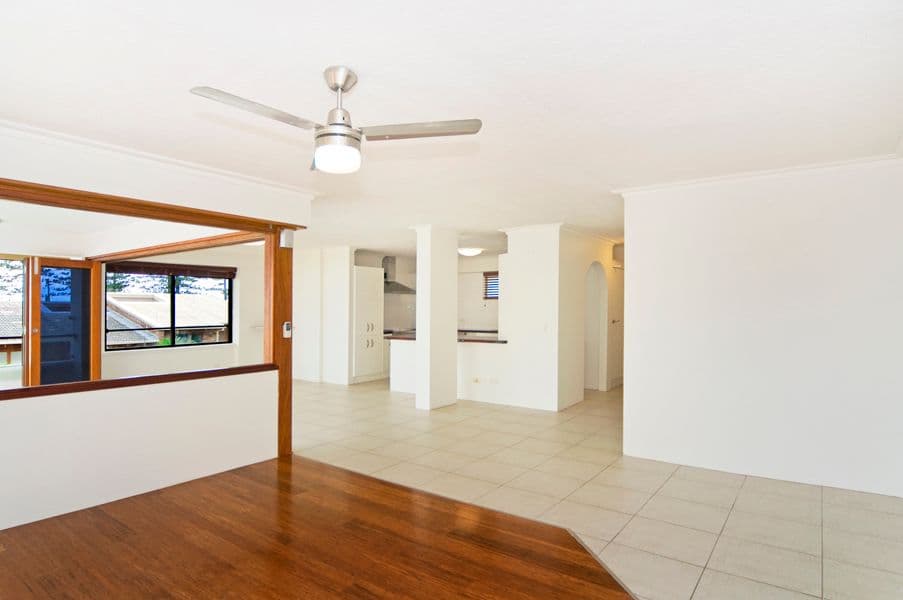 7 Eden Avenue, RAINBOW BAY QLD 4225, Rainbow Bay - Thumbnail 2