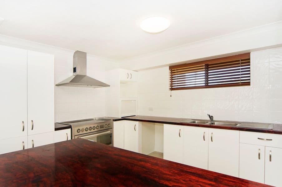 7 Eden Avenue, RAINBOW BAY QLD 4225, Rainbow Bay - Thumbnail 3