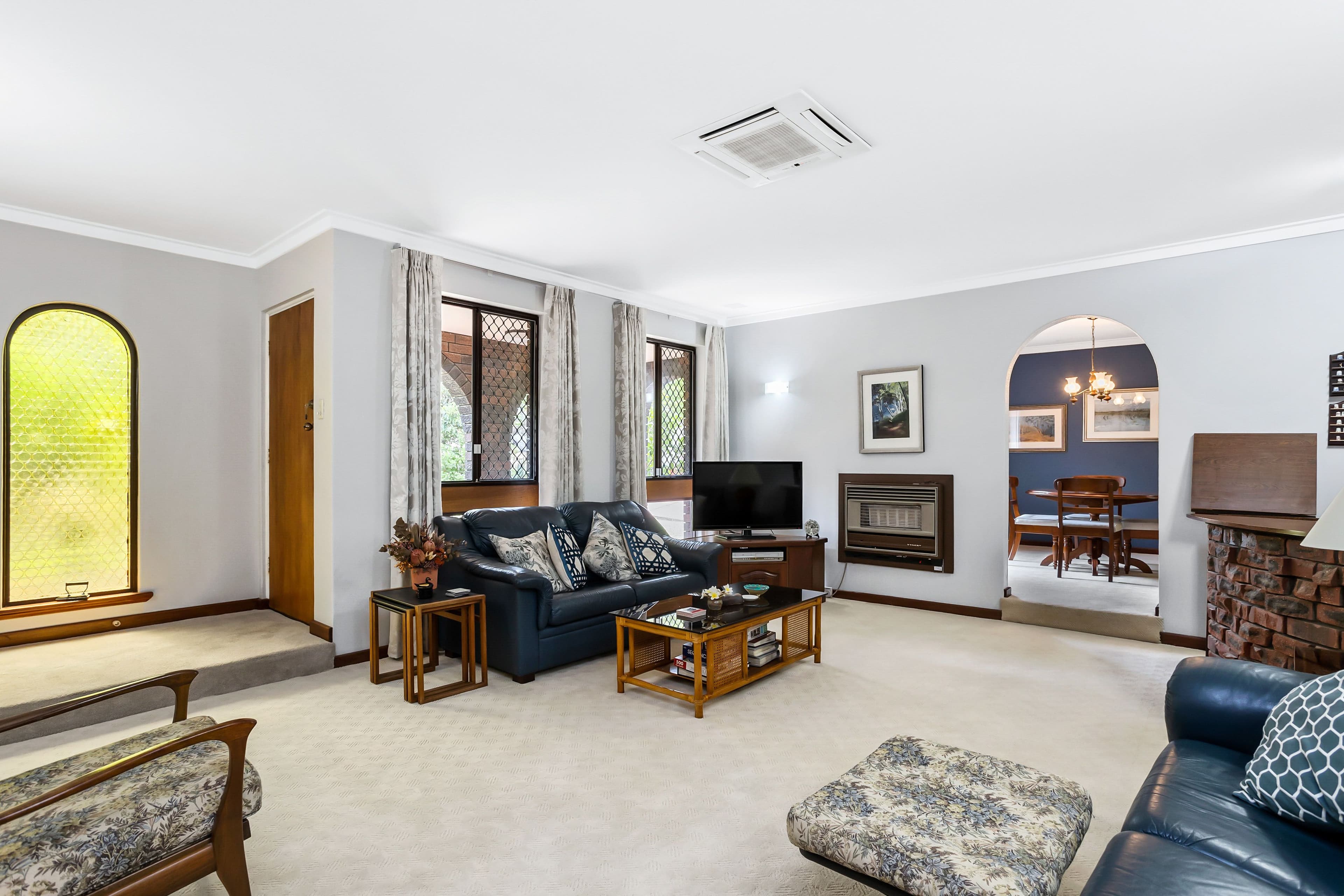 11 Kempenfeldt Avenue, Sorrento WA 6020, Sorrento - Thumbnail 2