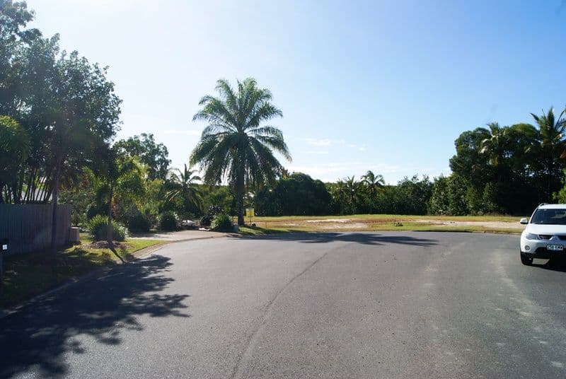 52 ENDEAVOUR Street, PORT DOUGLAS QLD 4877, Port Douglas - Thumbnail 3