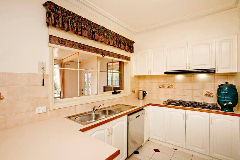 4 Nalangil Avenue, HAMLYN HEIGHTS VIC 3215, Hamlyn Heights - Thumbnail 3