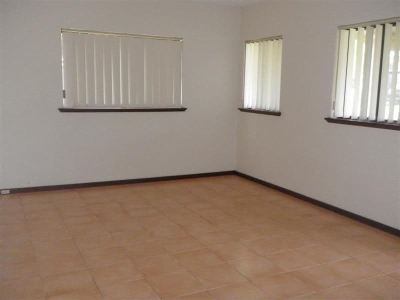 Unit 2, 16 Amery Street, COMO WA 6152, Como - Thumbnail 3