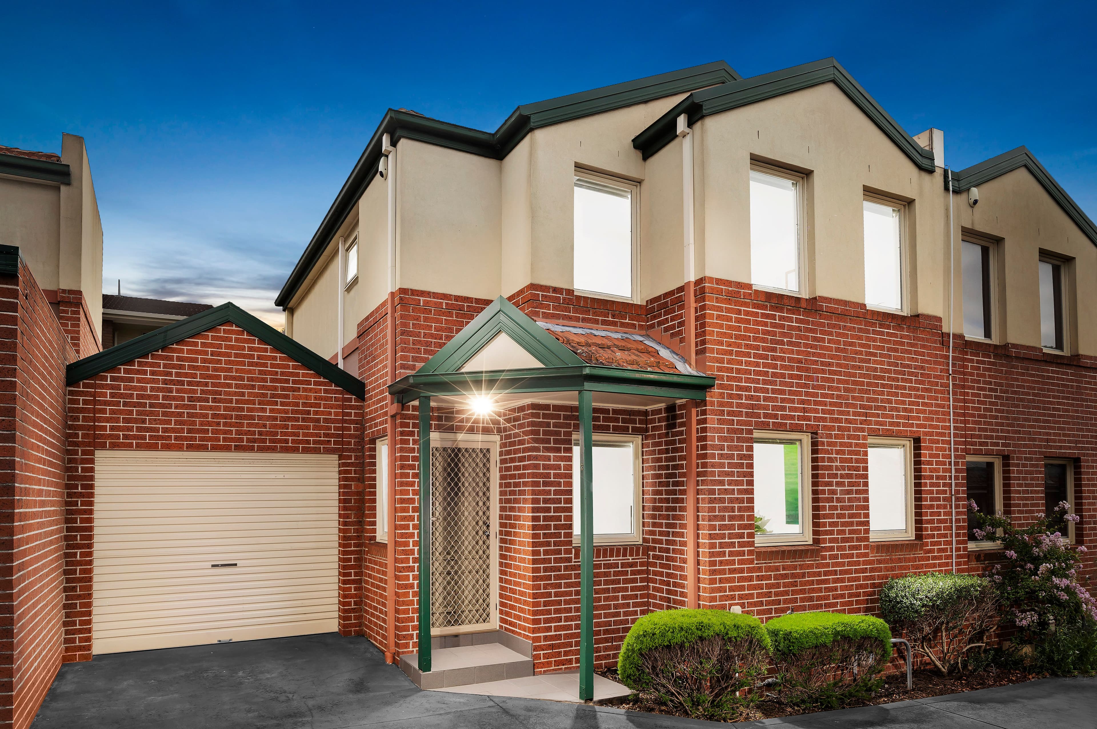 8 Oriel Road, Ivanhoe VIC 3079, Ivanhoe - Image 1