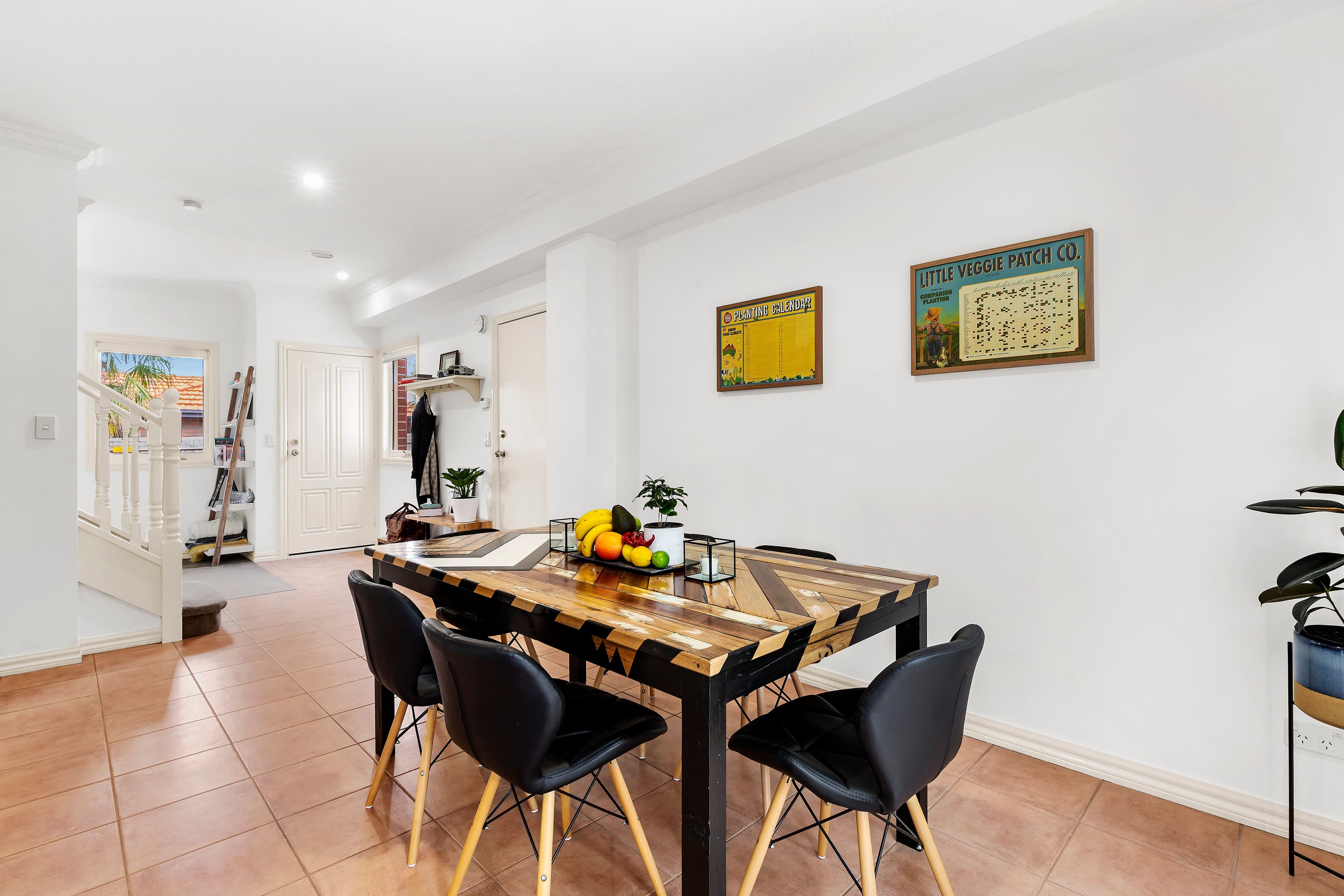 8 Oriel Road, Ivanhoe VIC 3079, Ivanhoe - Thumbnail 3