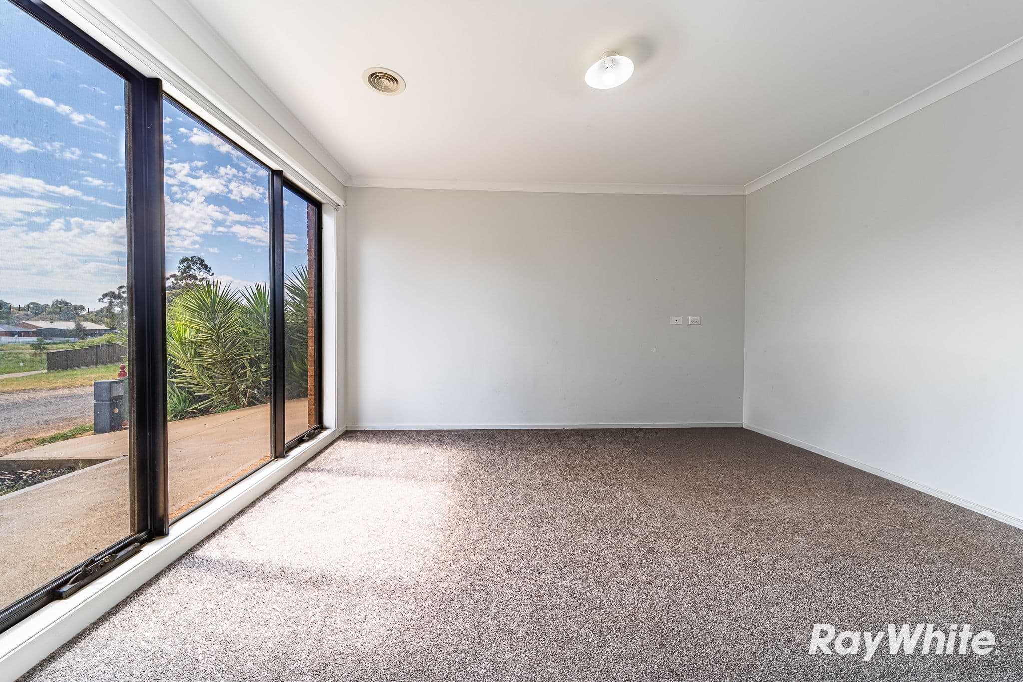 7 Mimosa Street, California Gully VIC 3556, California Gully - Thumbnail 3