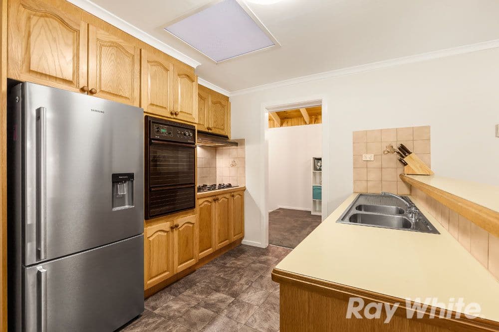 5 Ratcliffe Close, Mill Park VIC 3082, Mill Park - Thumbnail 2