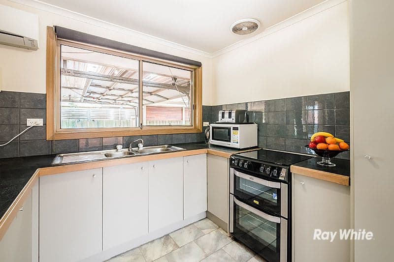 13 Crystal Gardens, Cranbourne West VIC 3977, Cranbourne West - Thumbnail 2