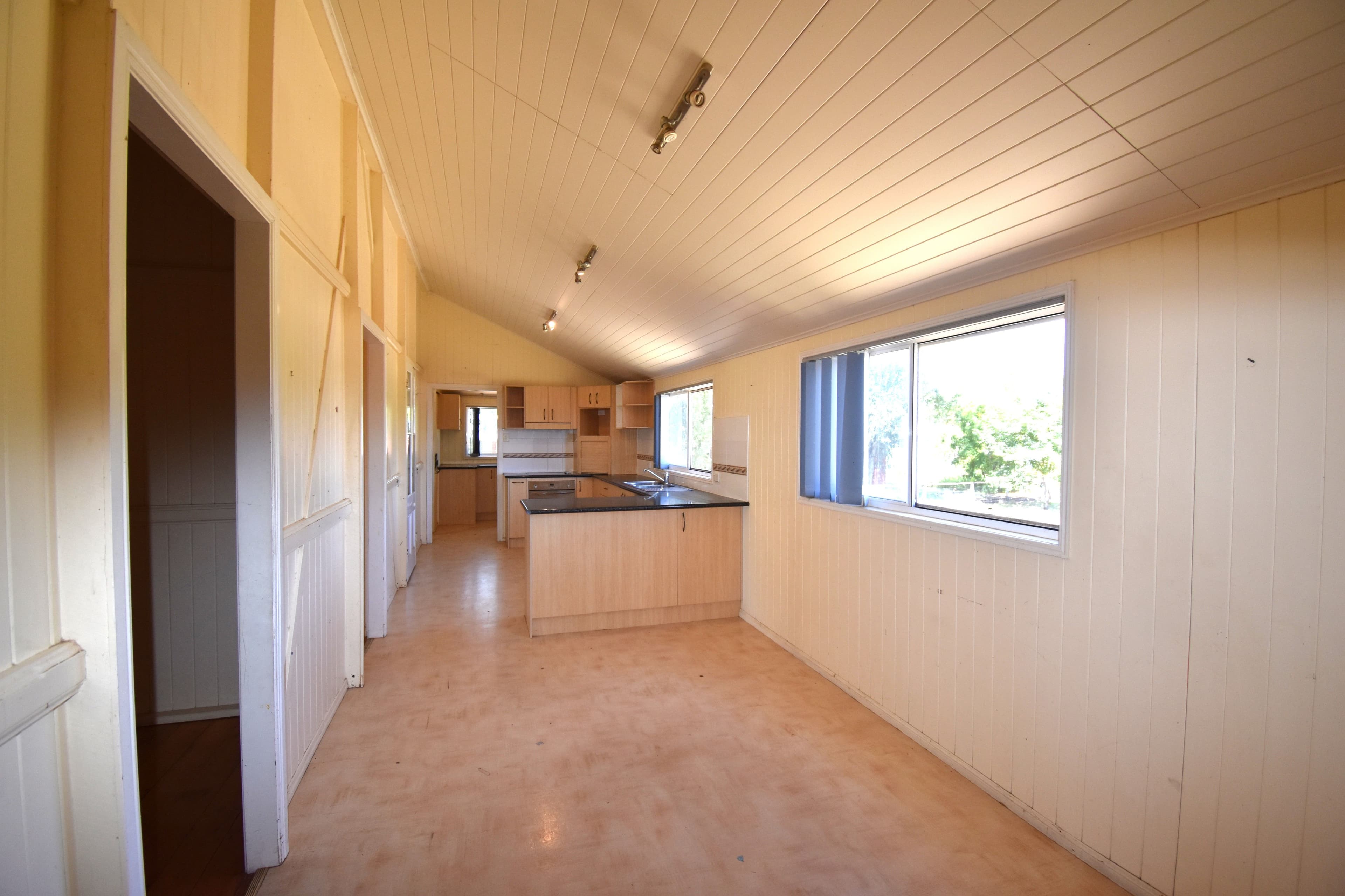 117 Fir Street, Barcaldine QLD 4725, Barcaldine - Thumbnail 6