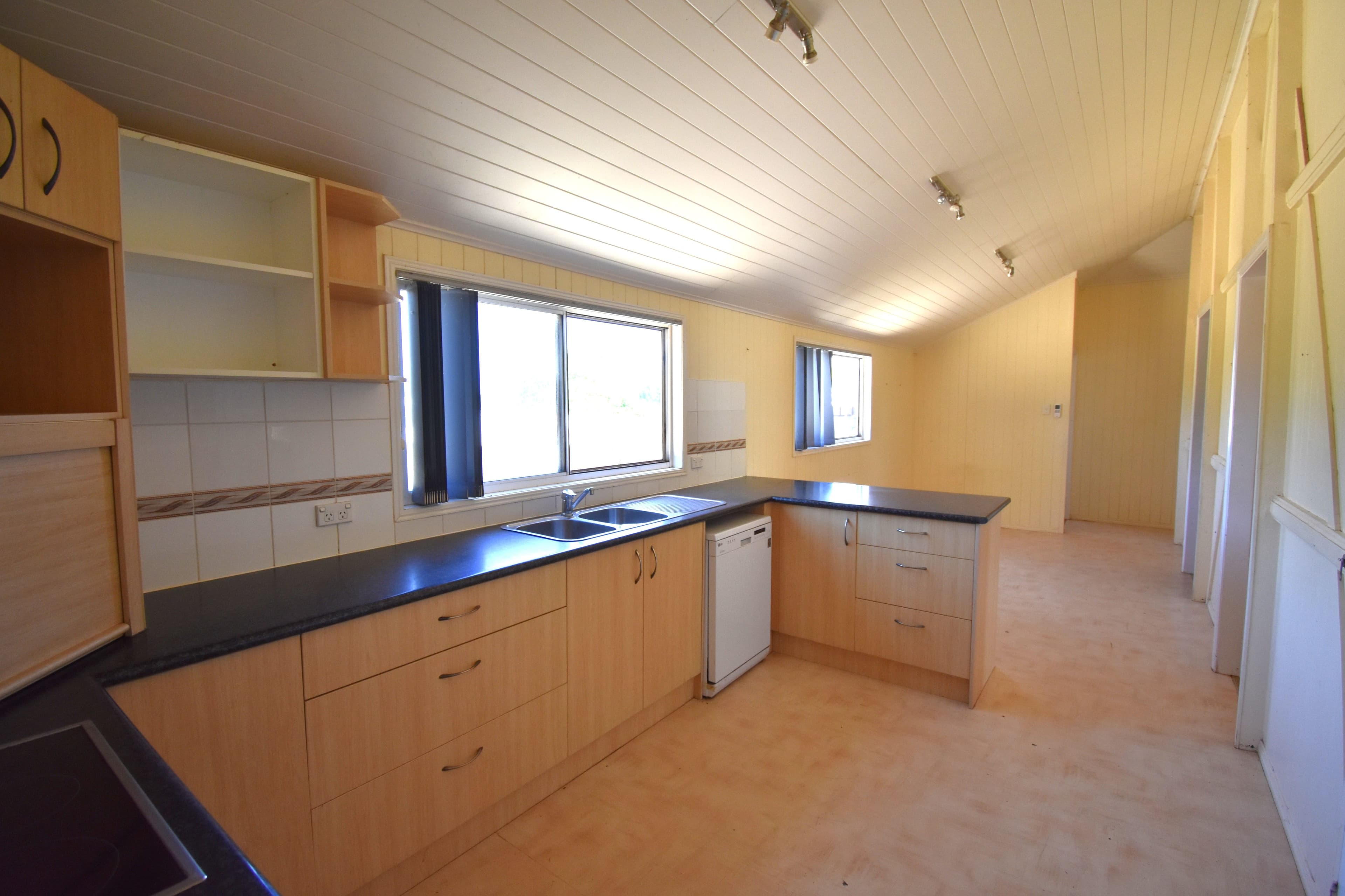 117 Fir Street, Barcaldine QLD 4725, Barcaldine - Thumbnail 7