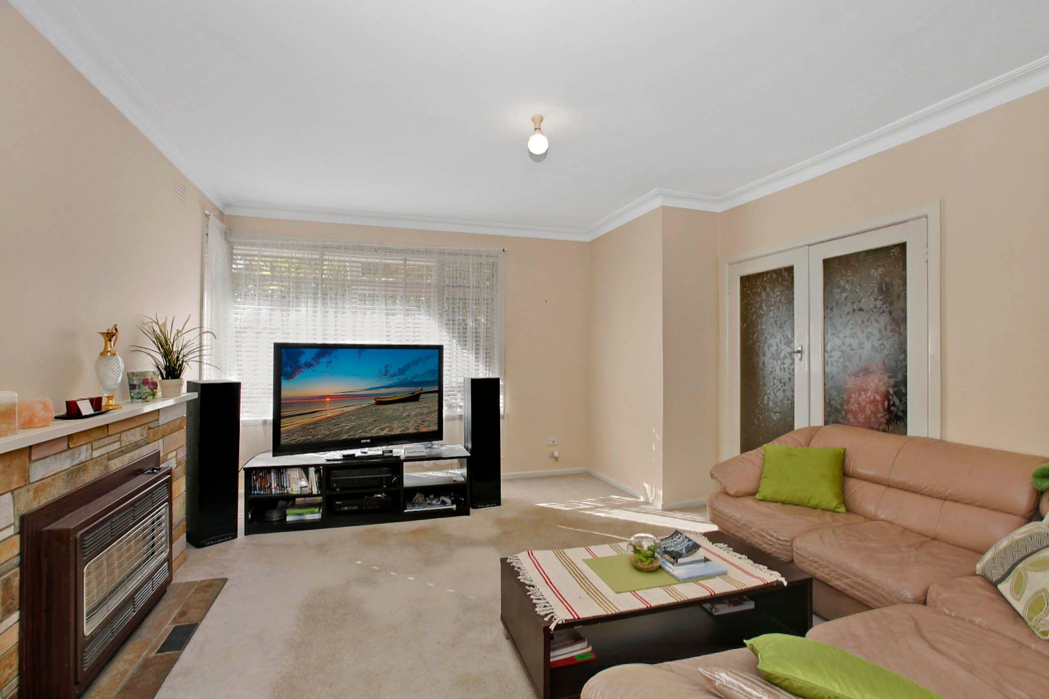40 Powley Parade, WATSONIA VIC 3087, Watsonia - Thumbnail 2