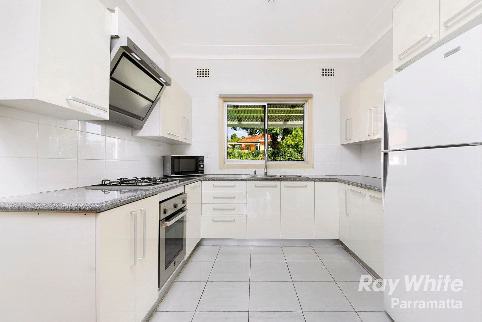 5 Compton Road, Gosnells WA 6110, Gosnells - Thumbnail 2