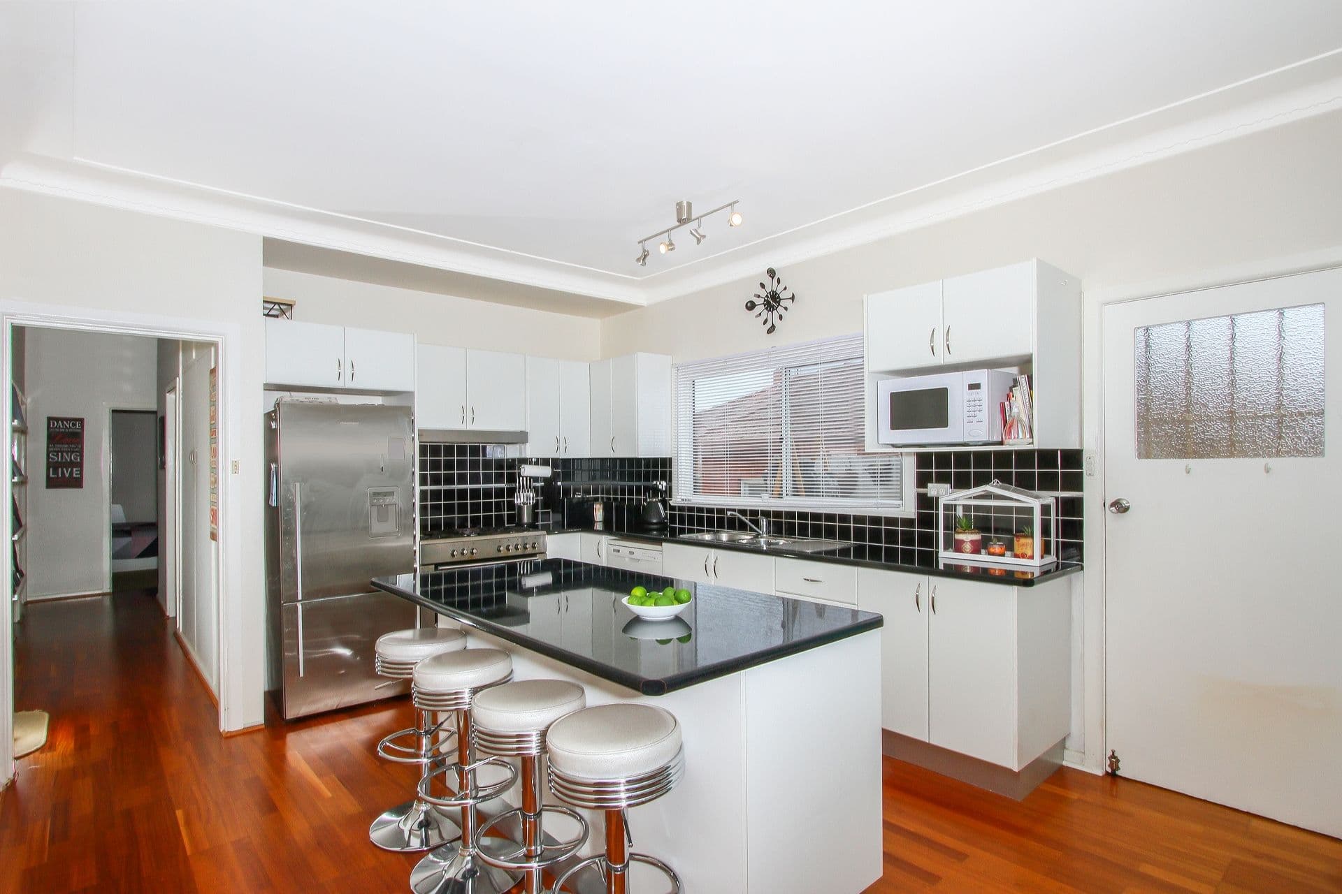 85 Combermere Street, Goulburn - Thumbnail 2