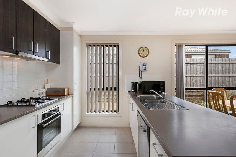 4 Alapont Close, Pakenham VIC 3810, Pakenham - Thumbnail 5