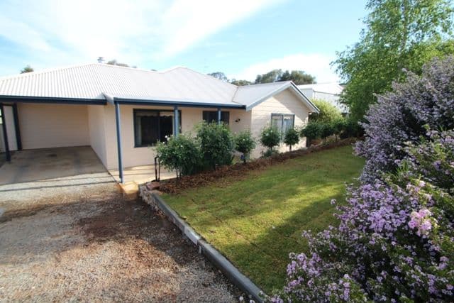16 Kelly Street, CLARE SA 5453, Clare - Thumbnail 3