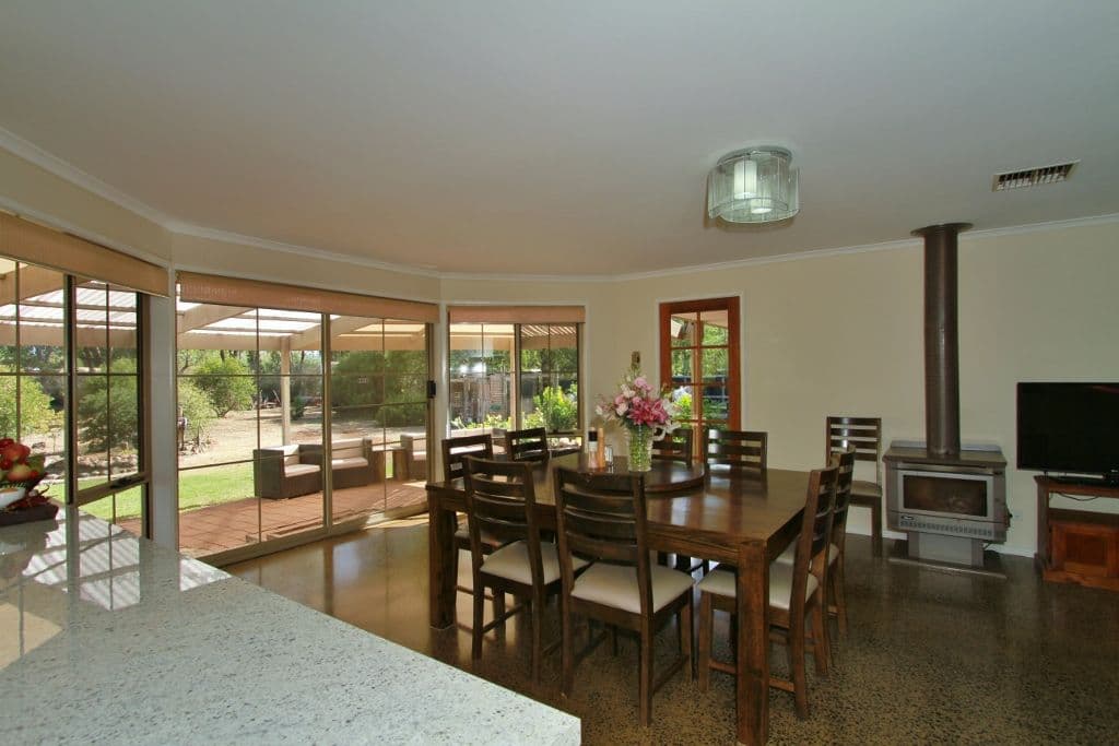 2 Thompsons Lane, Heathcote VIC 3523, Heathcote - Thumbnail 8