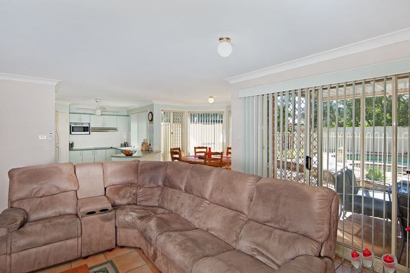 20 Hume Boulevard, KILLARNEY VALE NSW 2261, Killarney Vale - Thumbnail 4