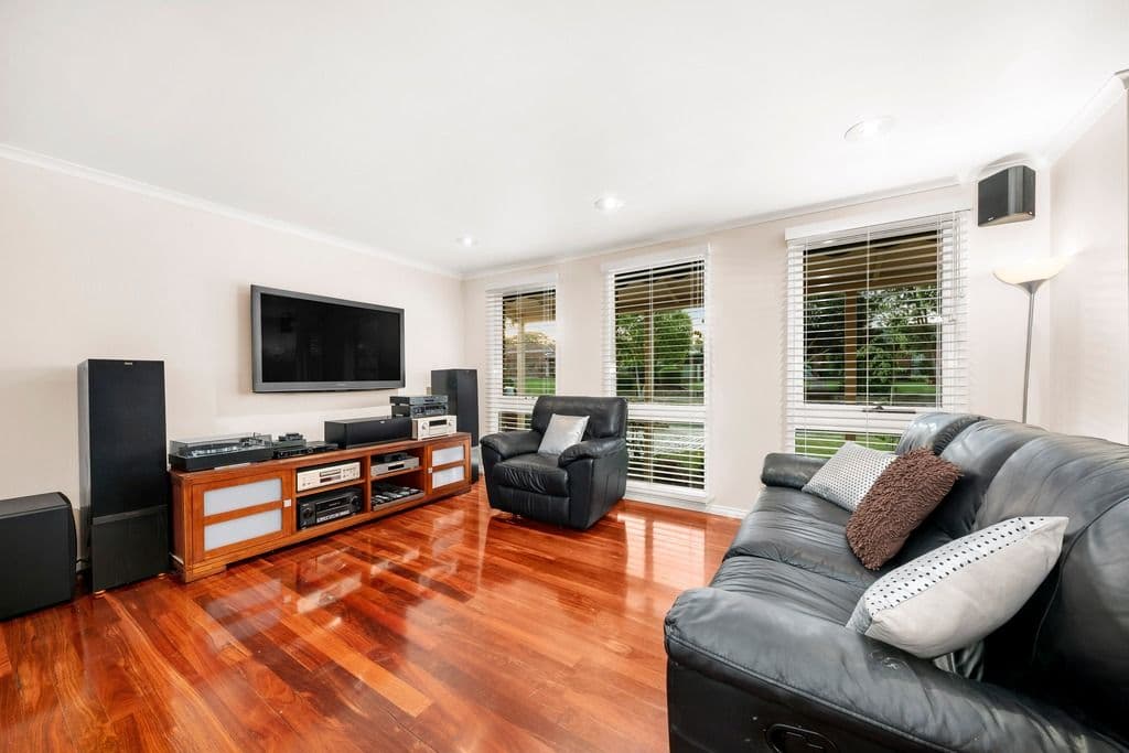 5 Duntroon Drive, Wantirna VIC 3152, Wantirna - Thumbnail 4