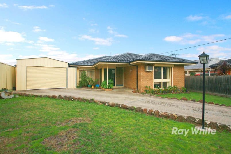 15 Warrawee Avenue, NOBLE PARK VIC 3174, Noble Park - Thumbnail 2