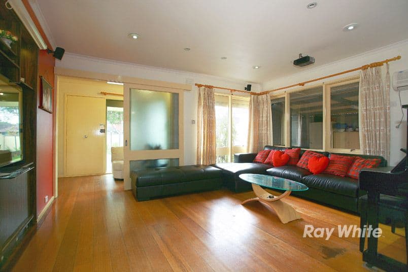 15 Warrawee Avenue, NOBLE PARK VIC 3174, Noble Park - Thumbnail 3