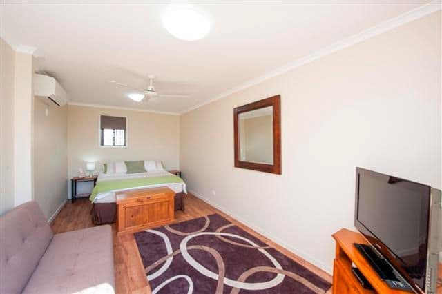 29 Col Brown Avenue, CLINTON QLD 4680, Clinton - Thumbnail 8