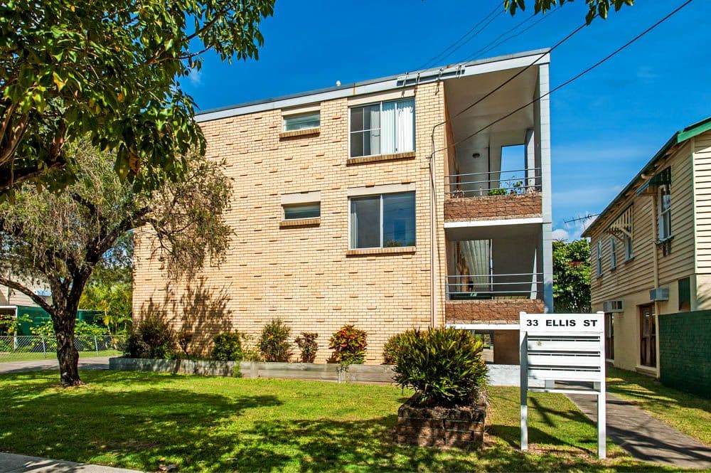 33 Ellis Street, GREENSLOPES QLD 4120, Greenslopes - Image 1