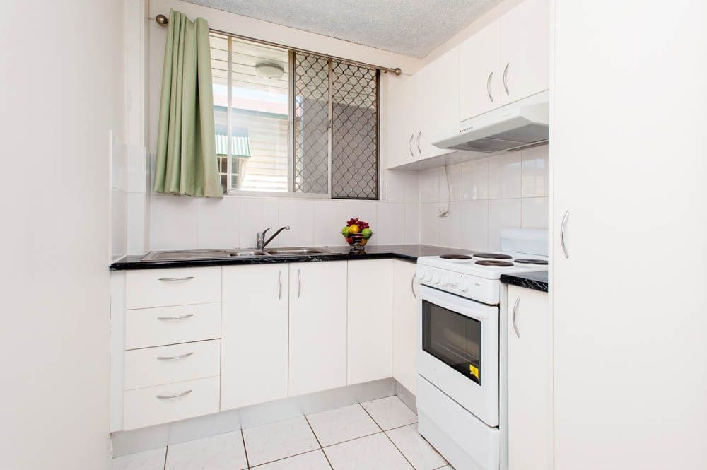 33 Ellis Street, GREENSLOPES QLD 4120, Greenslopes - Thumbnail 2