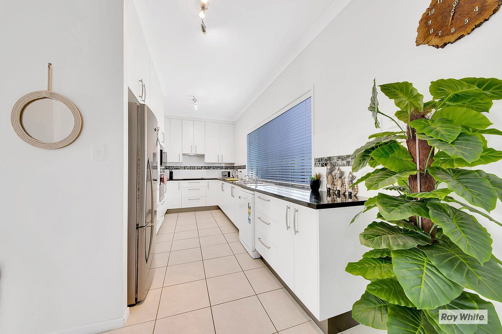 6 Bells Court, Rosslyn QLD 4703, Rosslyn - Thumbnail 5