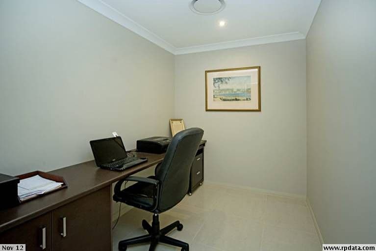 18 Elkins Street, Pacific Pines QLD 4211, Pacific Pines - Thumbnail 8
