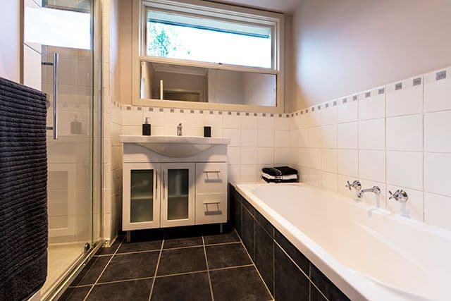 1 Ferny Creek Avenue, UPPER FERNTREE GULLY VIC 3156, Upper Ferntree Gully - Thumbnail 3